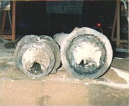 写真：油脂によるつまり（屋外排水管）