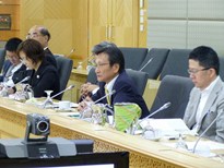 政府間協議での様子