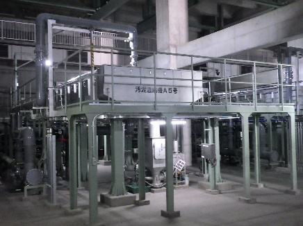 省エネルギー型の汚泥濃縮機を導入