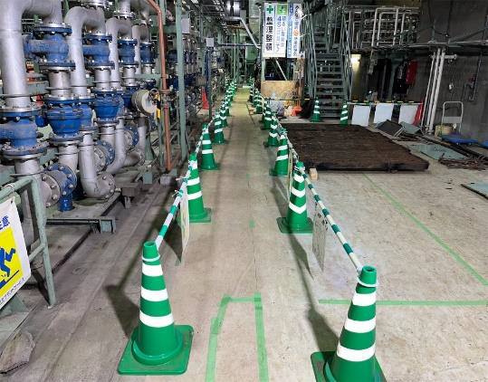 写真：カラーコーンによる区画養生