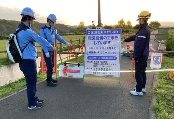 写真：工事・矢印看板設置状況