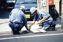 水質検査をしている様子